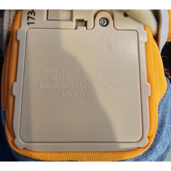 Teddy Ruxpin 2017 Animated Storytelling Bear Bluetooth LCD Eyes Tested Works Toy - Picture 5 of 14